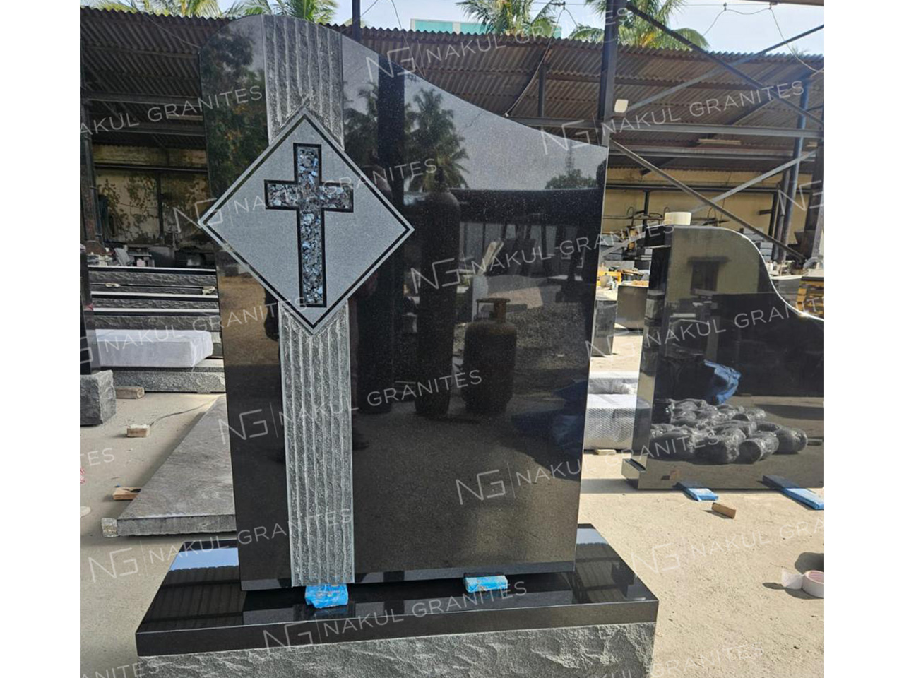 What Influences the Cost of a Tombstone?